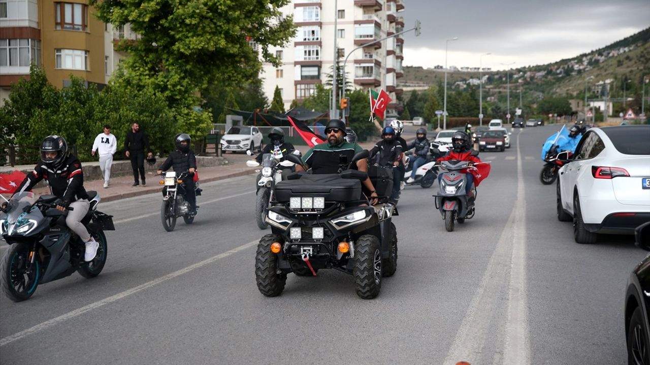 Kayseri'de Motosiklet Grubundan Gazze'ye Destek Yürüyüşü