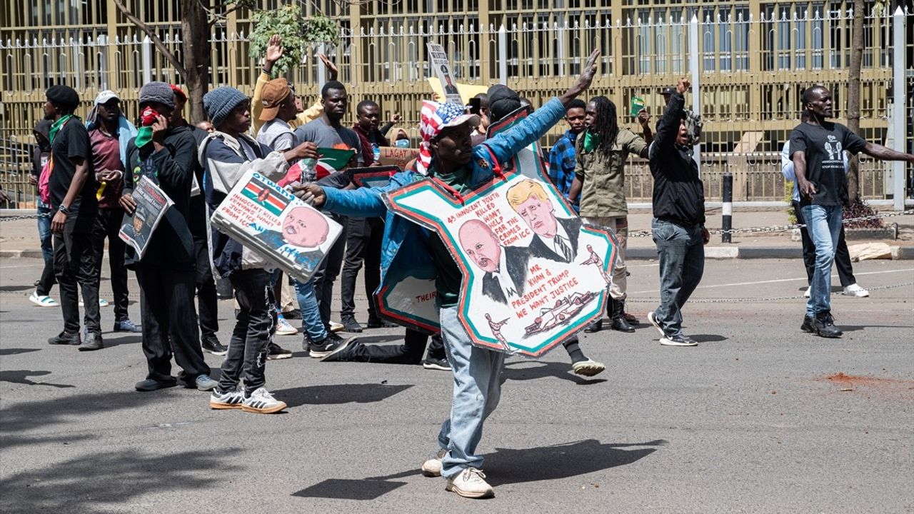 Kenya'da Sosyal Medya Fenomeninin Ölümü Protesto Edildi
