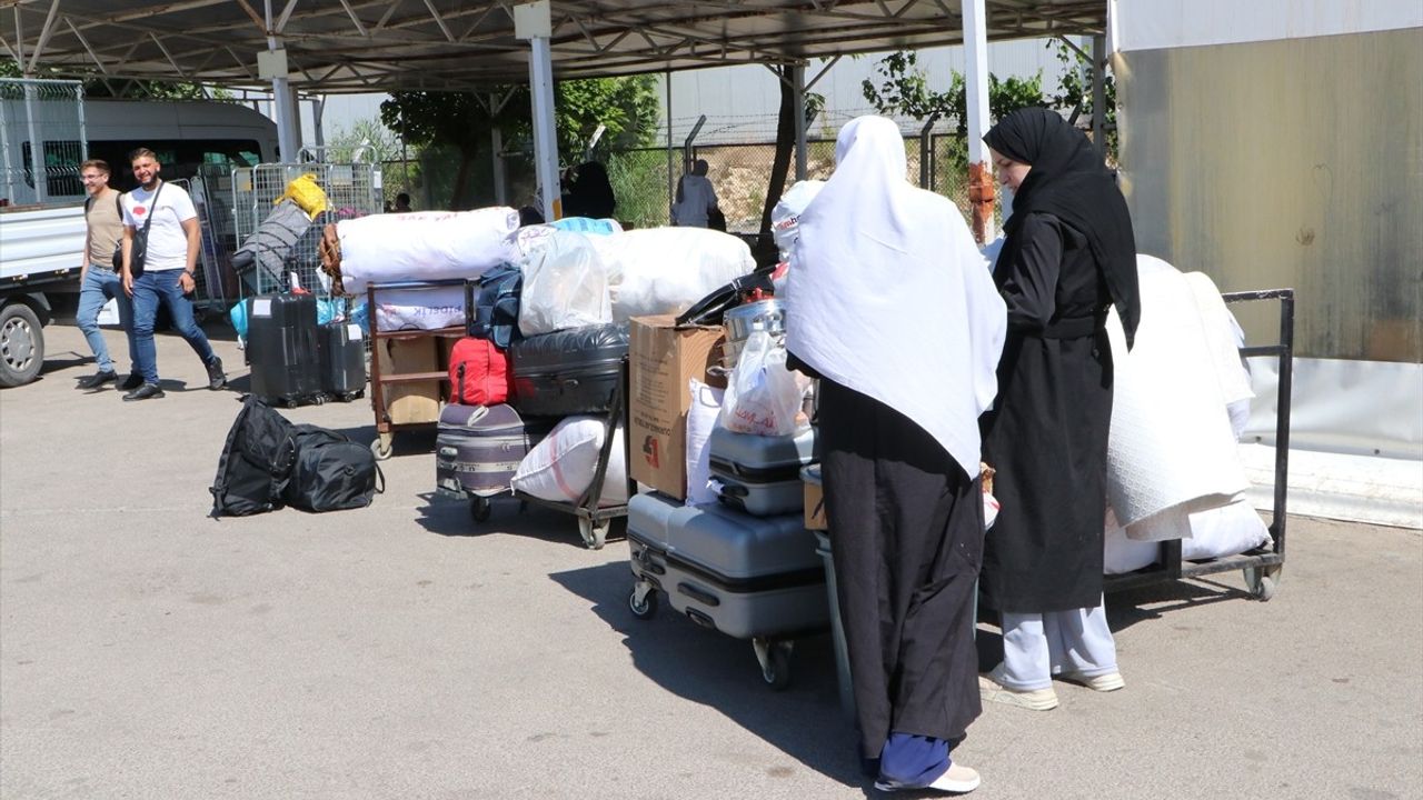 Kilis'ten Suriyelilerin Ülkelerine Dönüşü Sürüyor