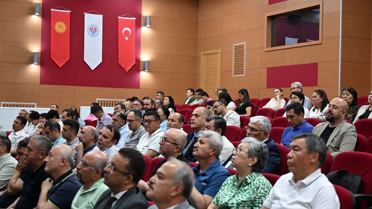 Kırgızistan'da Yesevi Yolu ve Mirası Paneli Yapıldı