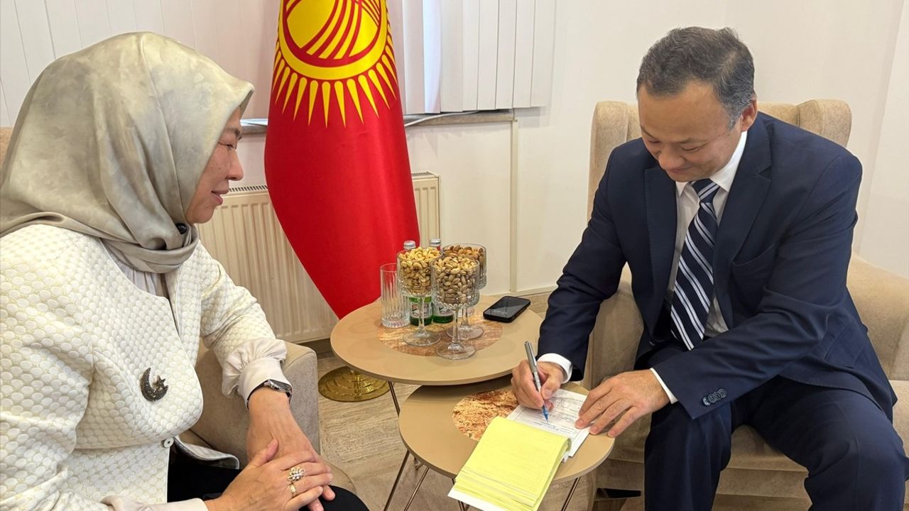 Kırgızistan, Pakistan ve Bangladeş Büyükelçileri Kurban Vekaletlerini Türk Kızılay’a Verdi