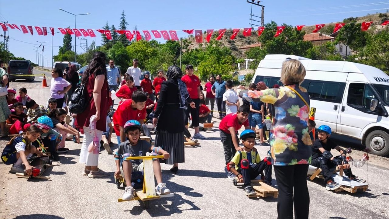 Kırıkkale'de Öğrenciler Geri Dönüşüm ile Yarıştı