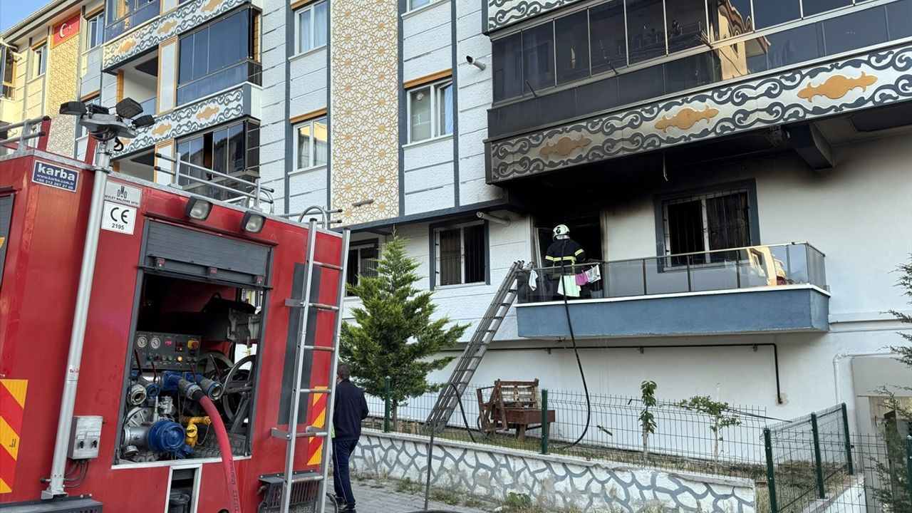 Kırıkkale'deki Yangında 8 Kişi Dumandan Etkilendi