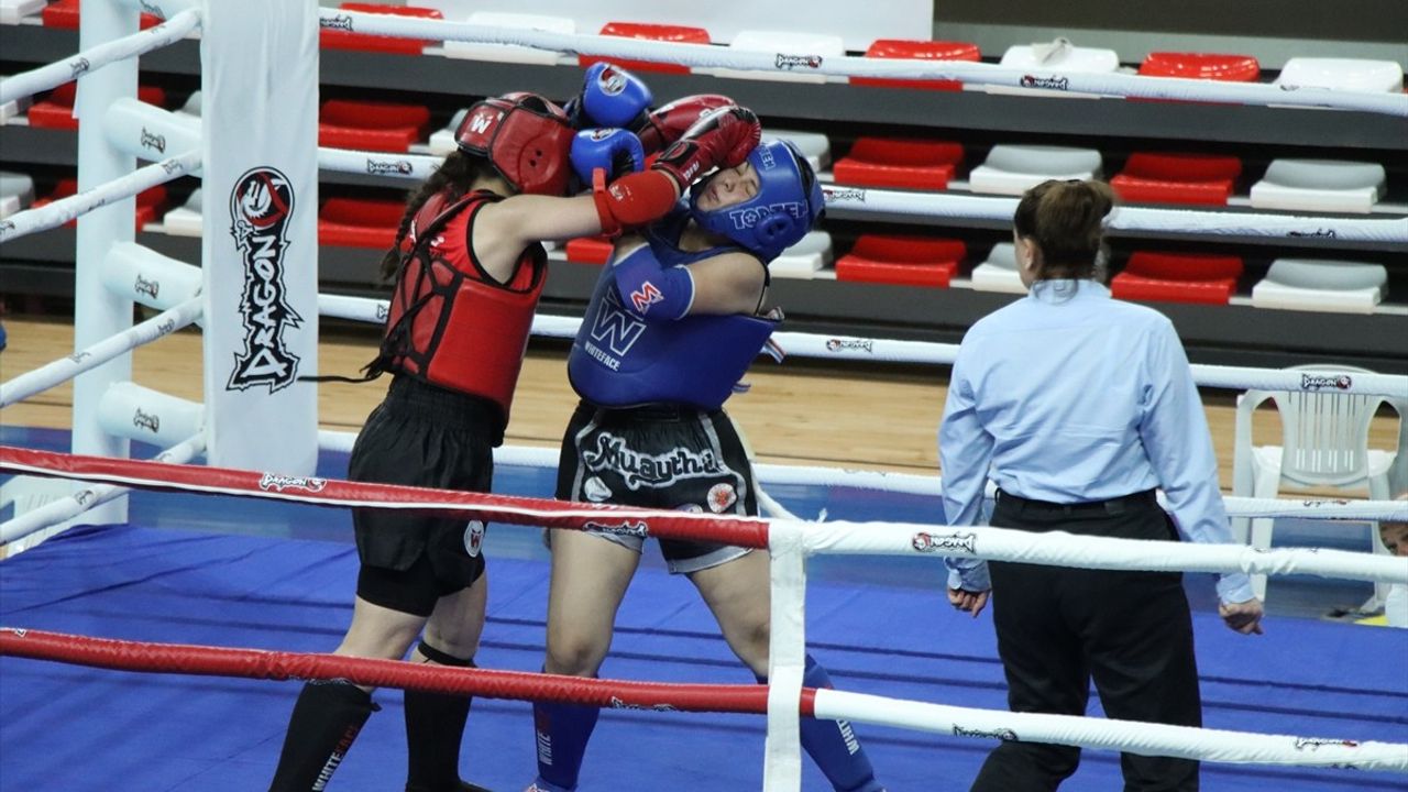 Kırklareli'nde Gençler Türkiye Muaythai Şampiyonası Devam Ediyor