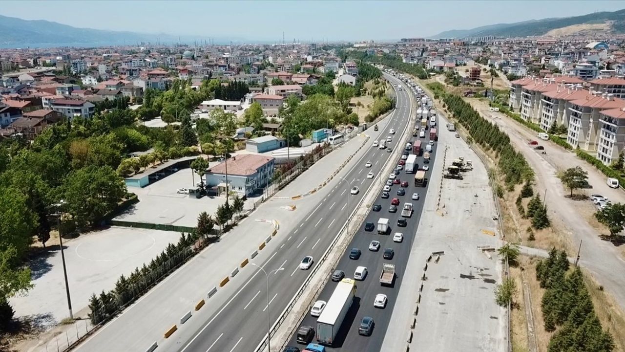 Kocaeli'de Anadolu Otoyolu'nda Trafik Kazası