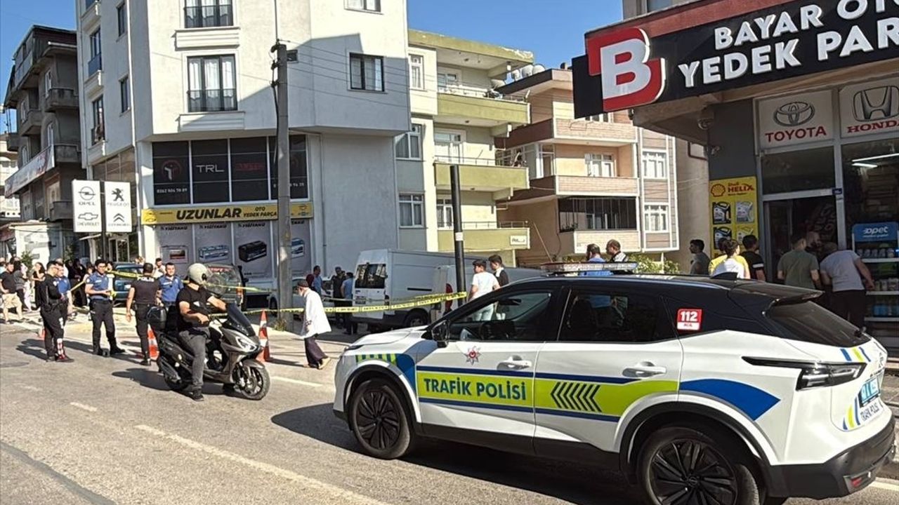Kocaeli'de Bisikletli Çocuğa Panelvan Çarpması: Hayatını Kaybetti