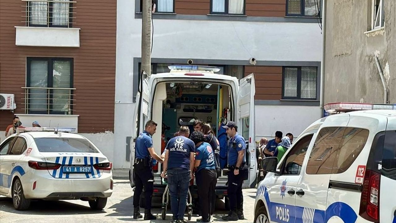 Kocaeli'de Kavga: 1 Polis ve 2 Yaralı
