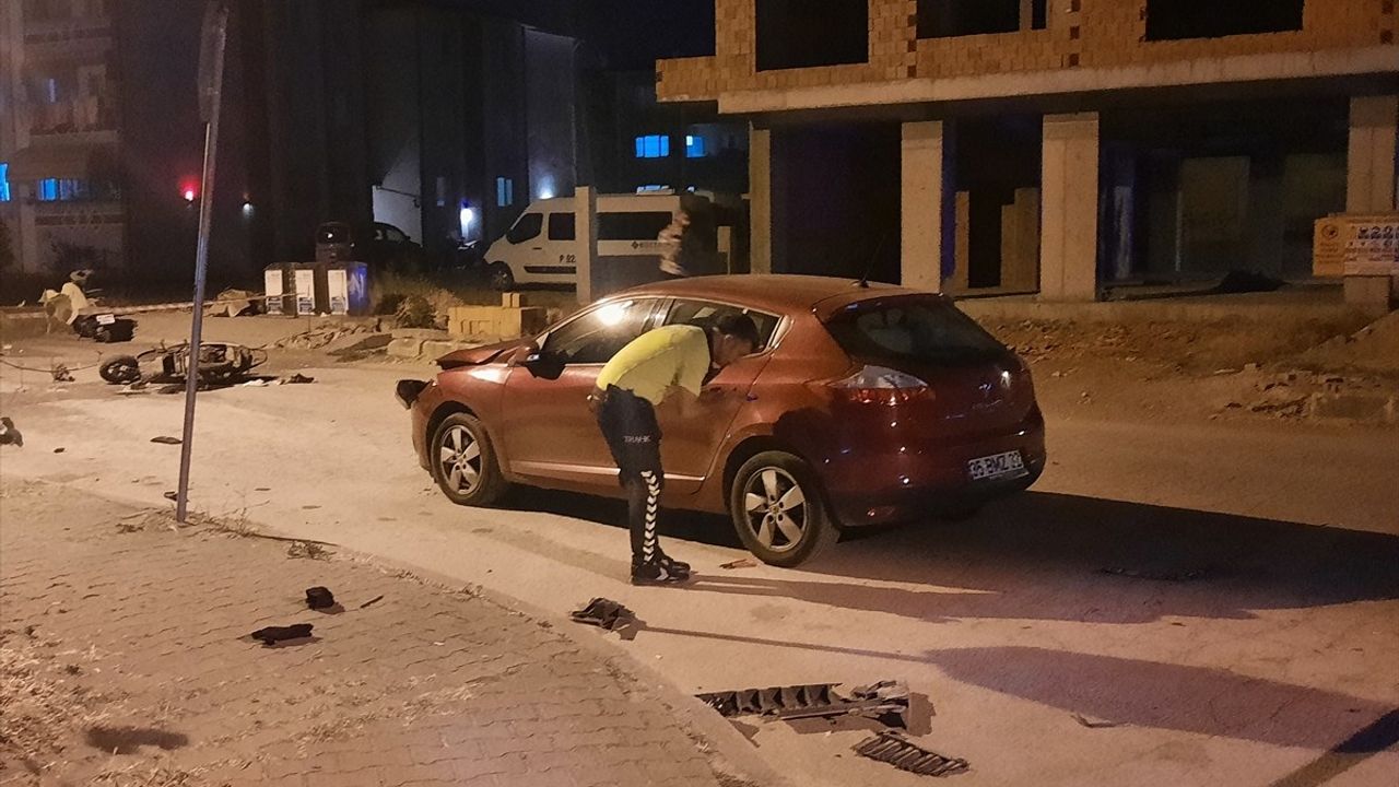 Kocaeli'de Motosiklet Kazası: Sürücü Hayatını Kaybetti, Oğlu Yaralı
