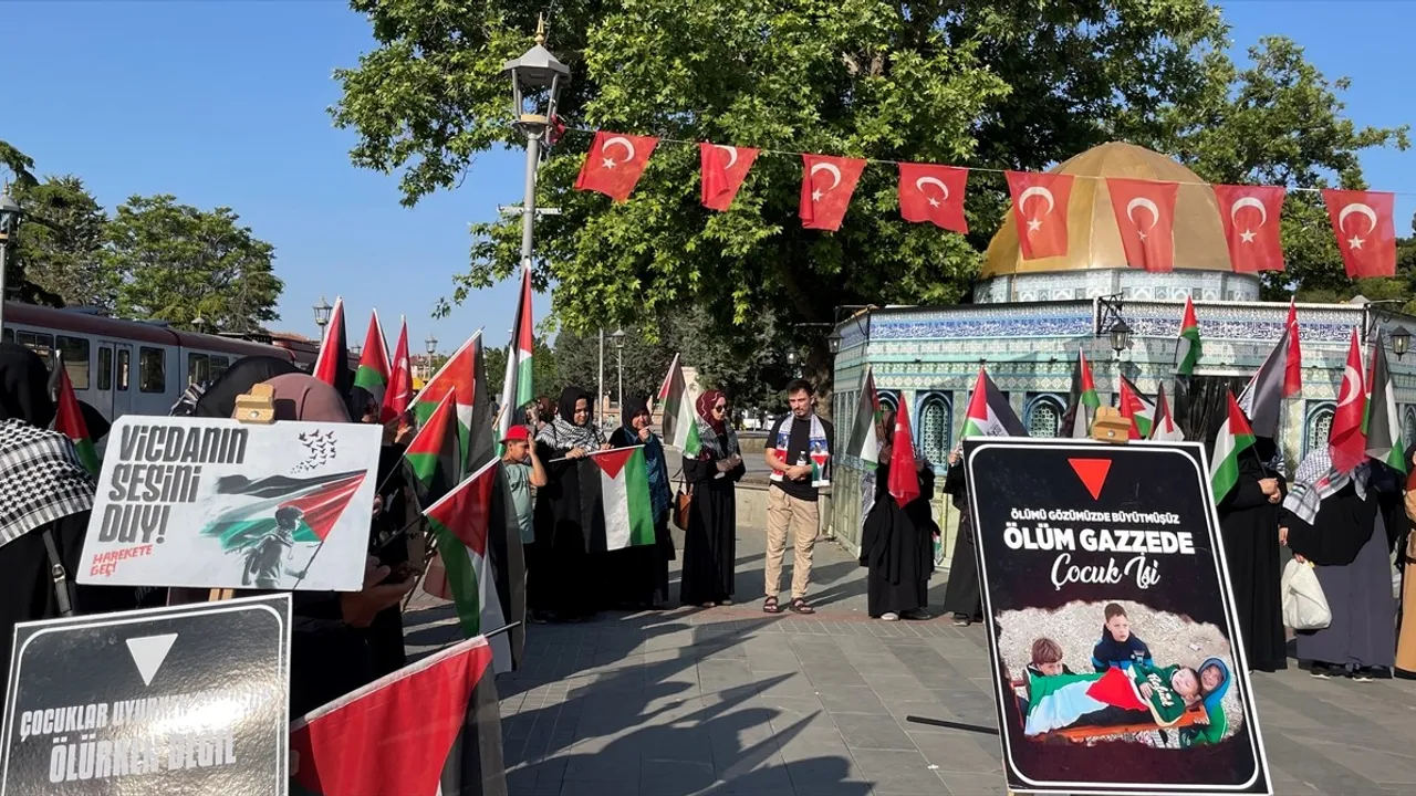 Konya'da Küresel Gazze Yürüyüşü İçin Destek Gösterisi Yapıldı