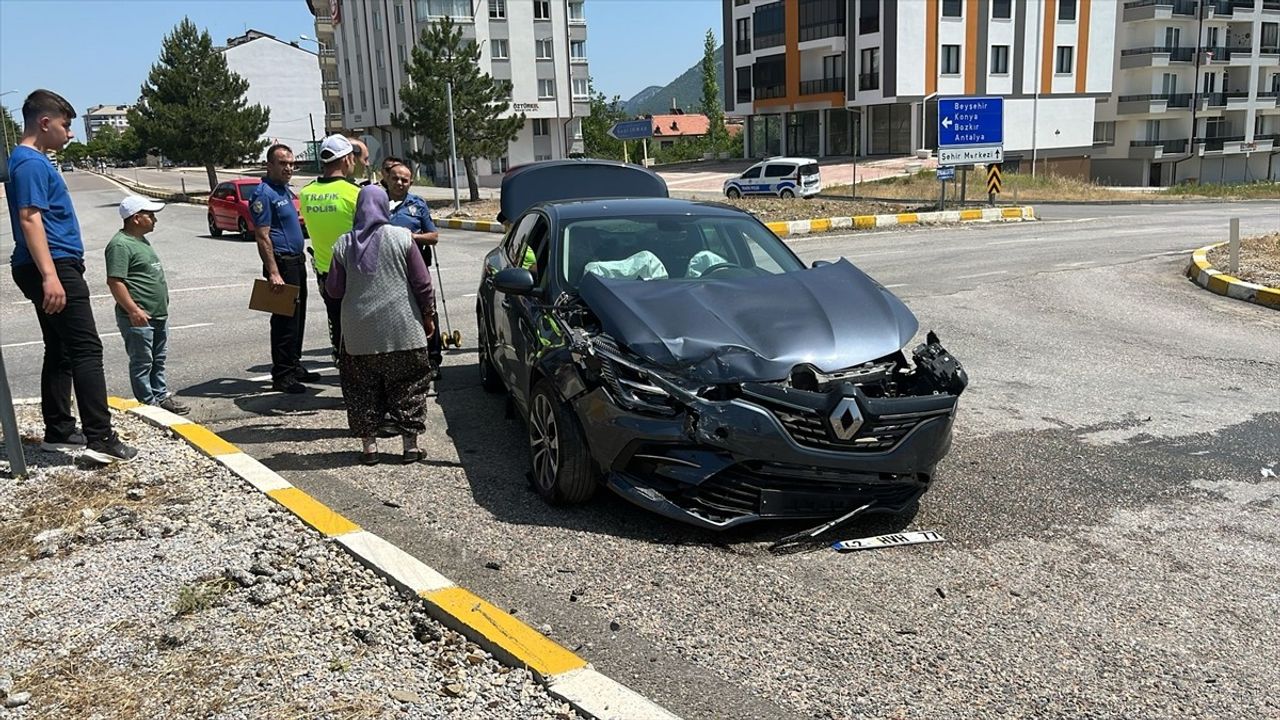 Konya'daki Trafik Kazasında 5 Yaralı