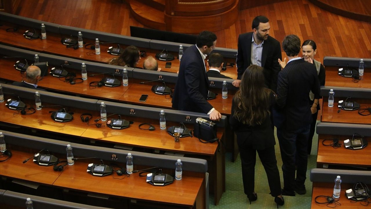 Kosova'da Hükümet Kurma Süreci Aksıyor