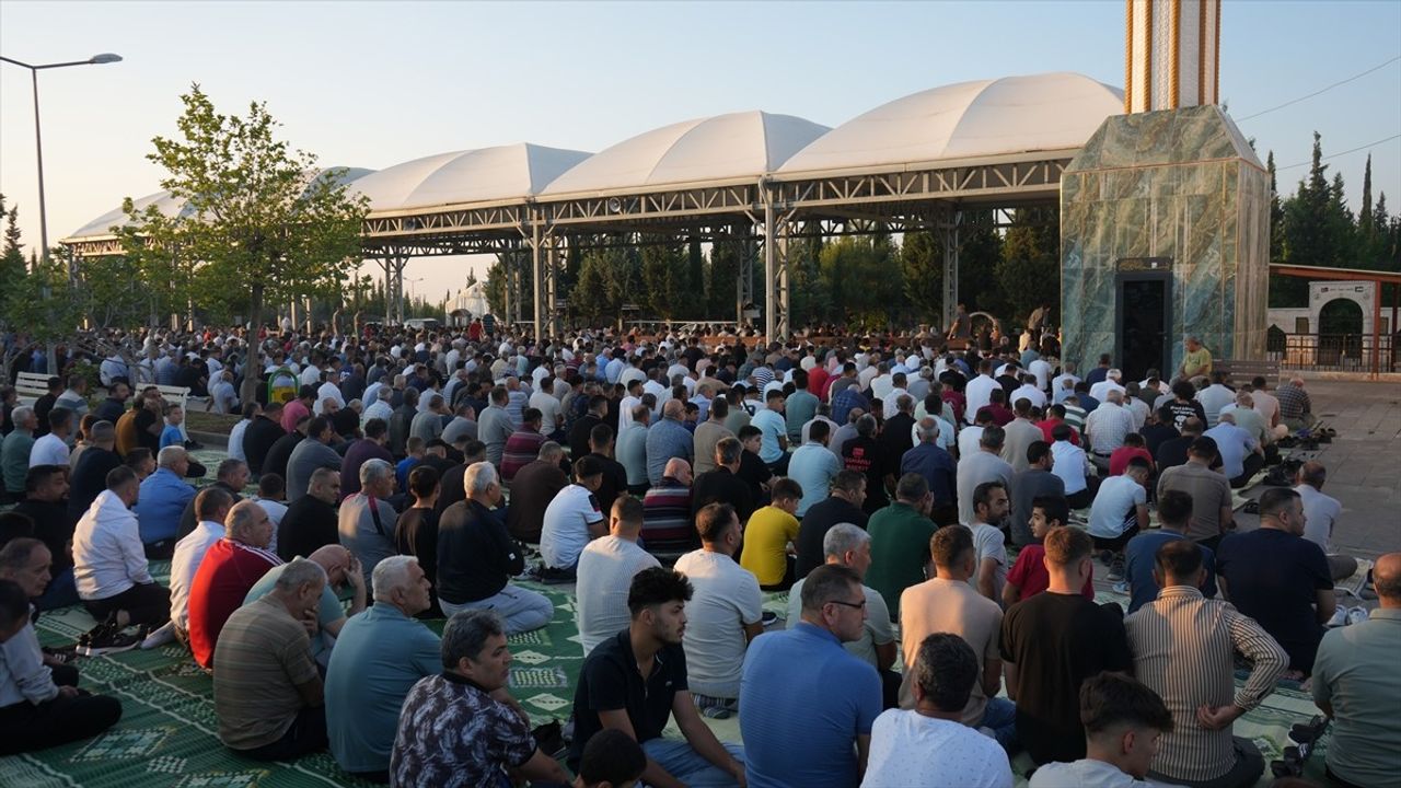 Kurban Bayramı Namazı Gaziantep ve Çevresinde Coşkuyla Kılındı