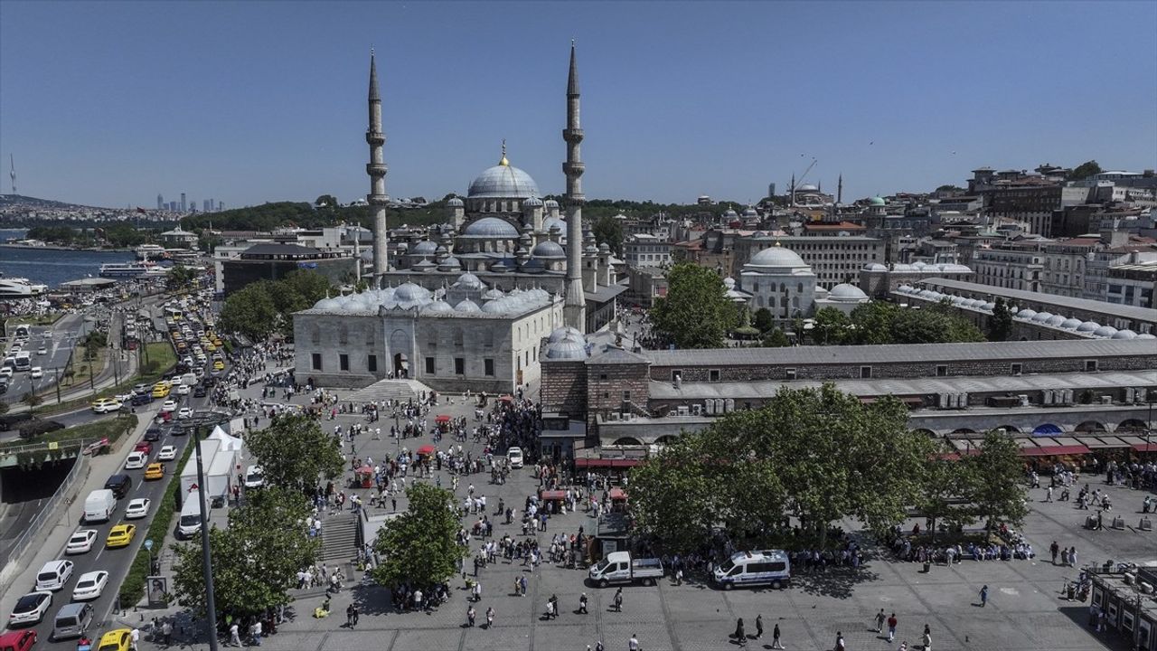Kurban Bayramı'nda İstanbul'da Yoğun Turist Akını