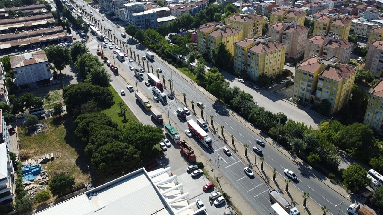 Kurban Bayramı'nda İzmir-Ankara Kara Yolunda Yoğun Trafik