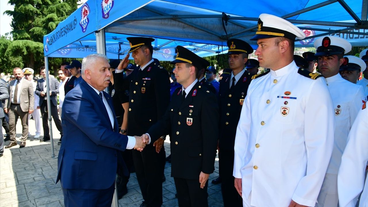 Kurban Bayramı'nda Şehitlikler Ziyaret Edildi