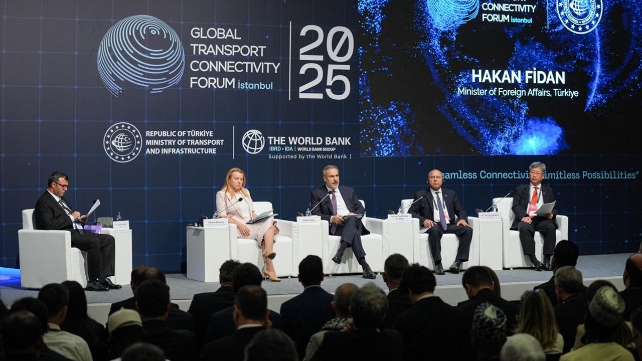 Küresel Ulaştırma Koridorları Forumu'nda Stratejik Ulaşım Vurgusu