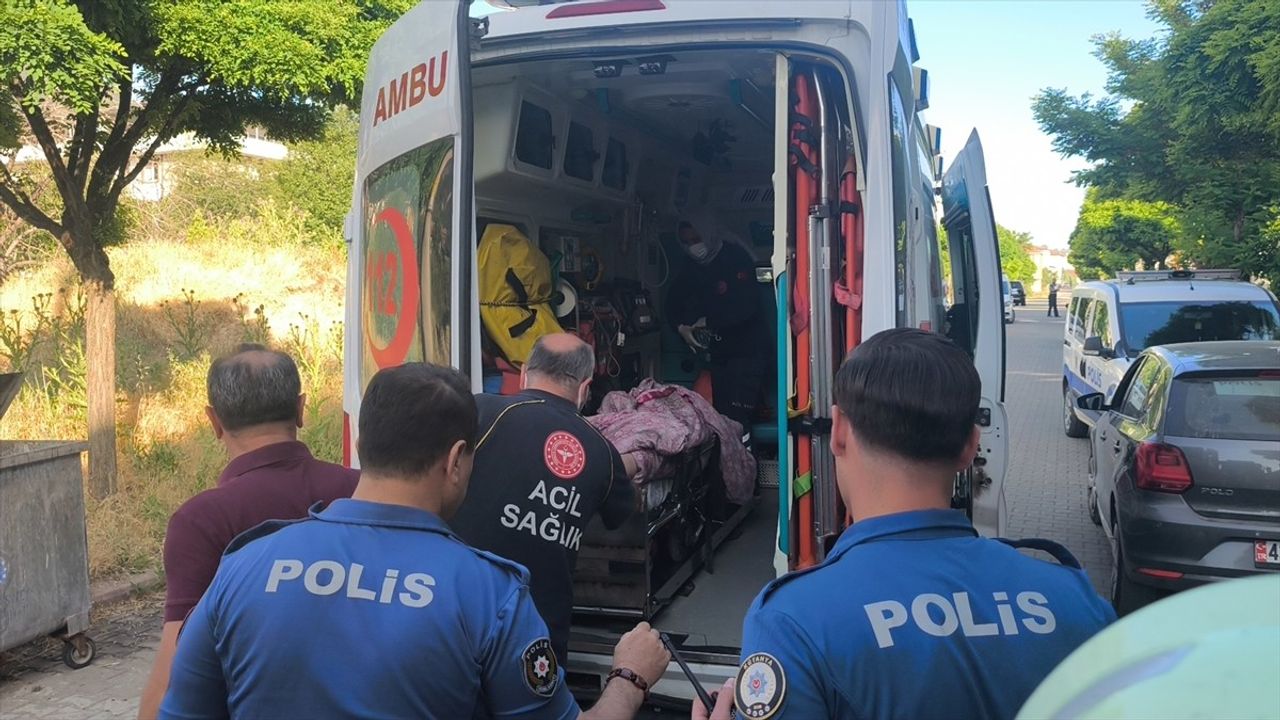 Kütahya'daki Yangında 75 Yaşındaki Kadın İtfaiye Tarafından Kurtarıldı