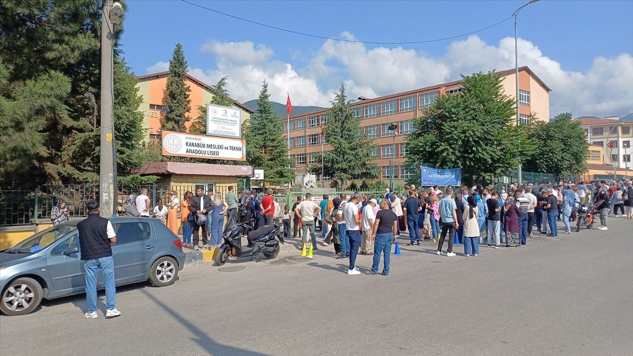 LGS 2023 Sınavı Başladı: Öğrenciler İki Oturumda Yarışıyor