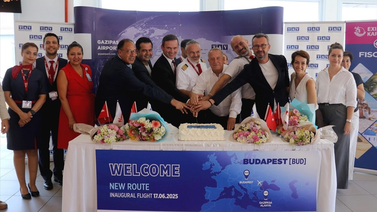 Macaristan'dan Gazipaşa'ya Charter Uçuşları Başladı