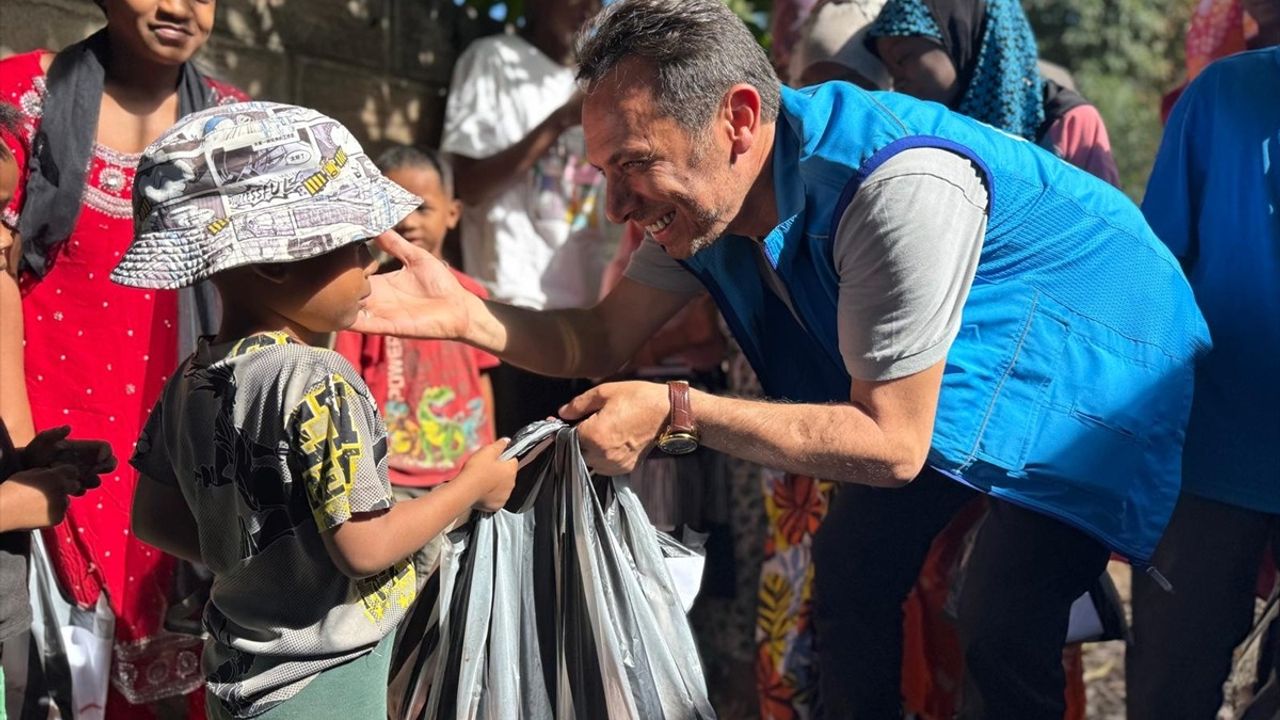 Madagaskar'da Hayırseverlik: Yüzler Gülüyor