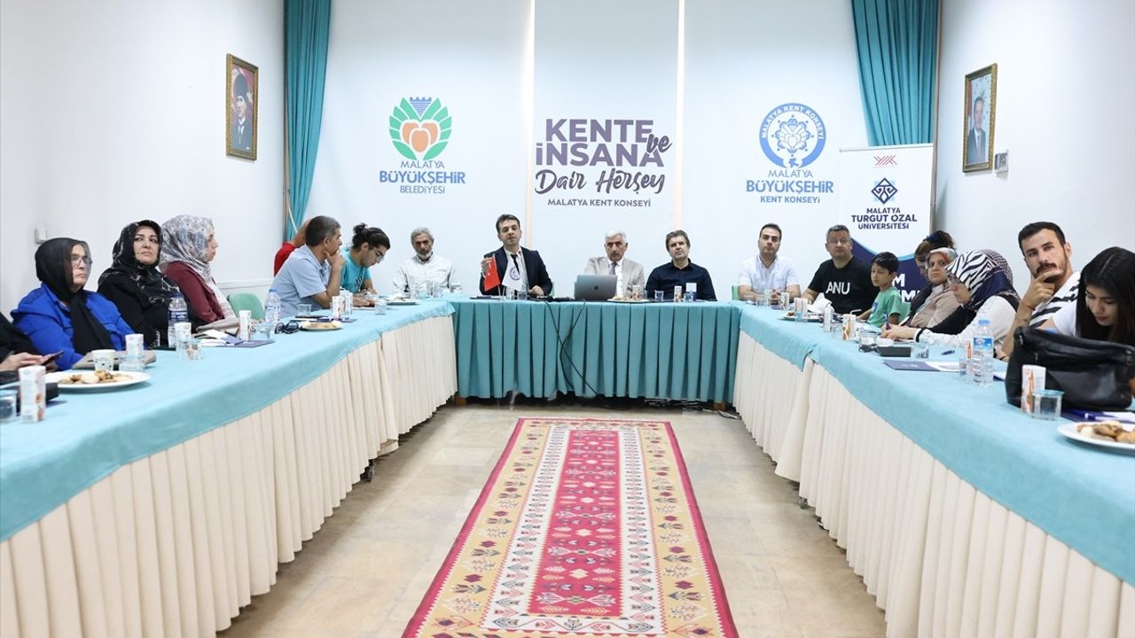 Malatya'da 'Günlük Yaşamsal Faaliyetler ve Stres' Söyleşisi Düzenlendi