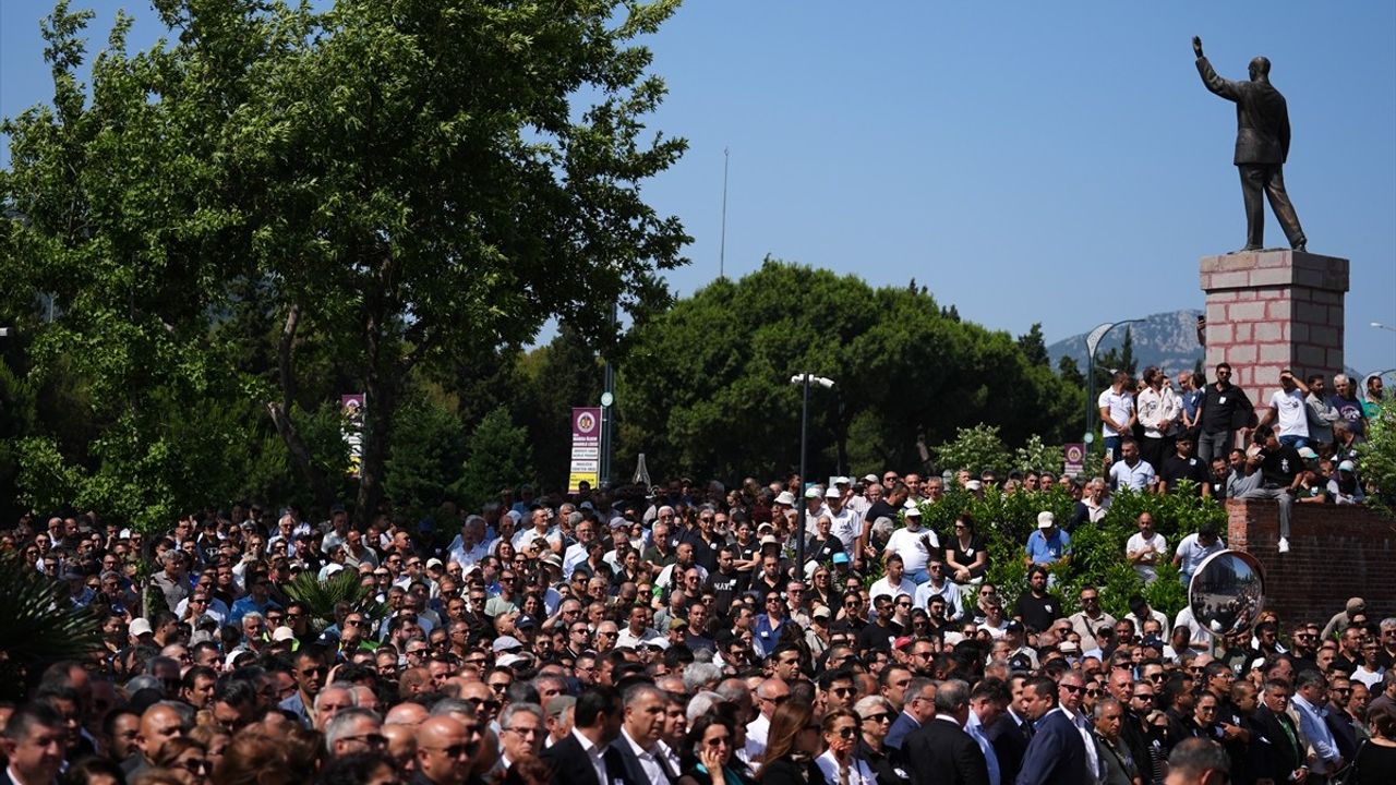 Manisa'da Ferdi Zeyrek'e Veda Töreni Düzenlendi