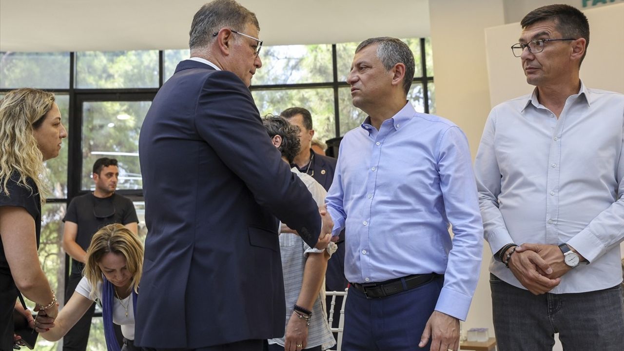 Manisa'nın Acı Kaybı: Ferdi Zeyrek İçin Taziyeler Devam Ediyor