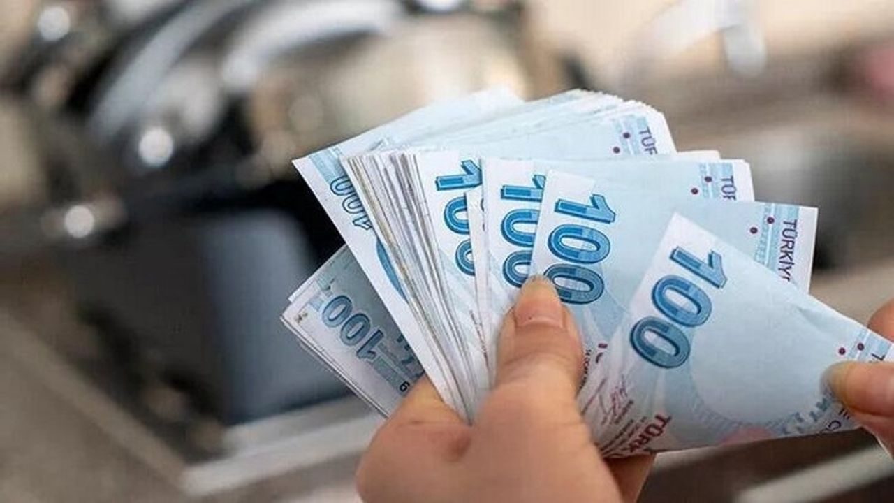 Memurlara Ek Zam ve Refah Payı Tartışmaları Gündemde