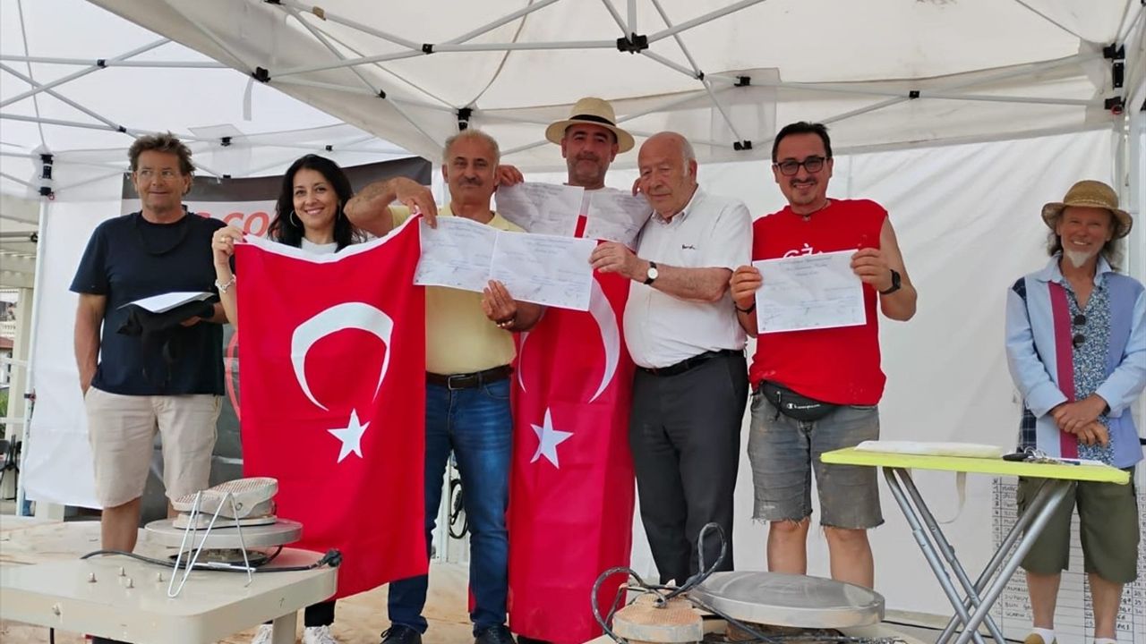 Menemenli Çömlekçiler Fransa'dan Ödüllerle Döndü