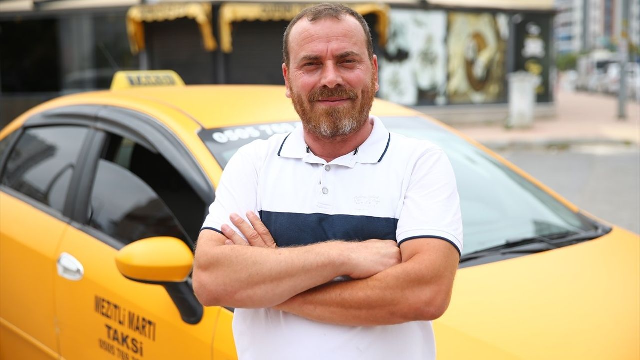 Mersin'de Durdurulan Hareketli Otomobil: Taksicinin Kahramanlığı