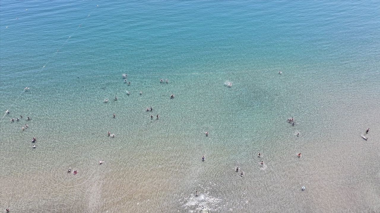 Mersin Plajları Kurban Bayramı Tatilinde Yoğun İlgi Görüyor