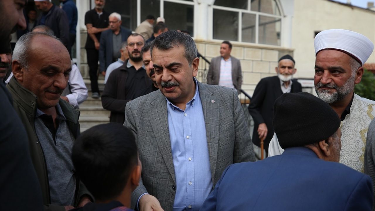 Milli Eğitim Bakanı Tekin, Kurban Bayramı'nı Erzurum'da Kutladı