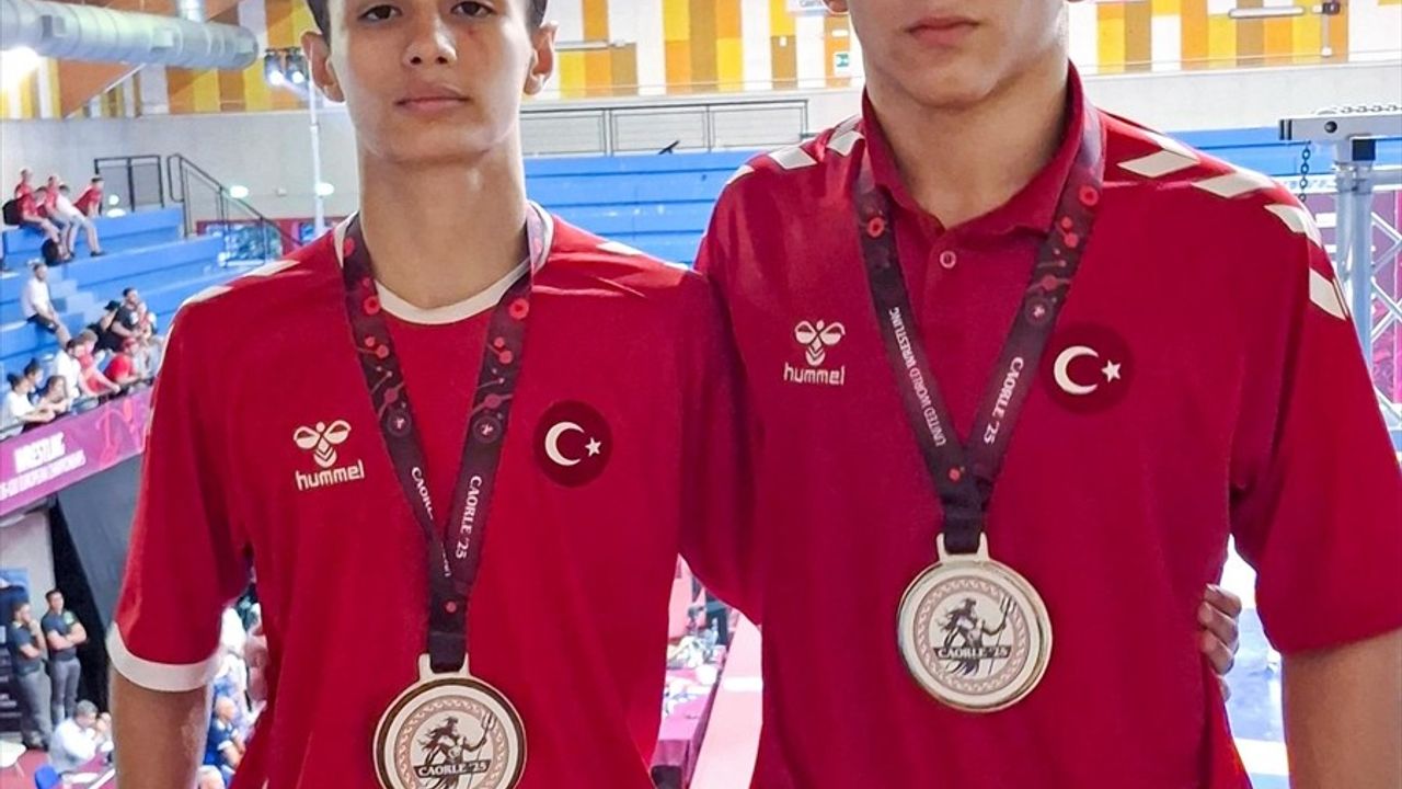 Milli Güreşçilerden 15 Yaş Altı Avrupa Şampiyonası'nda Başarı
