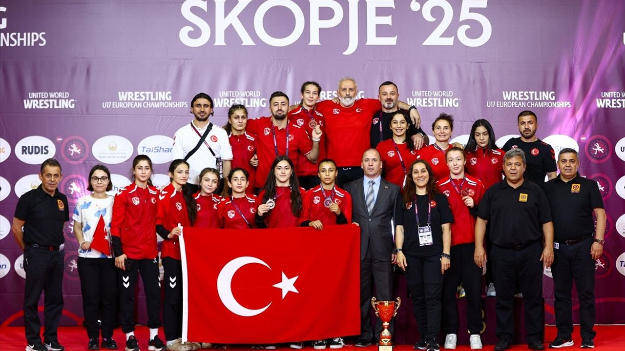Milli Kadın Güreşçiler Avrupa Şampiyonası'nda Zirvede
