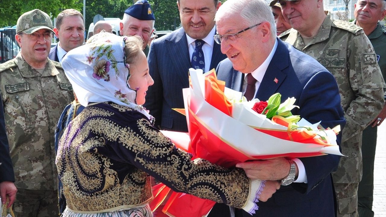 Milli Savunma Bakanı Güler Kütahya Valiliğini Ziyaret Etti