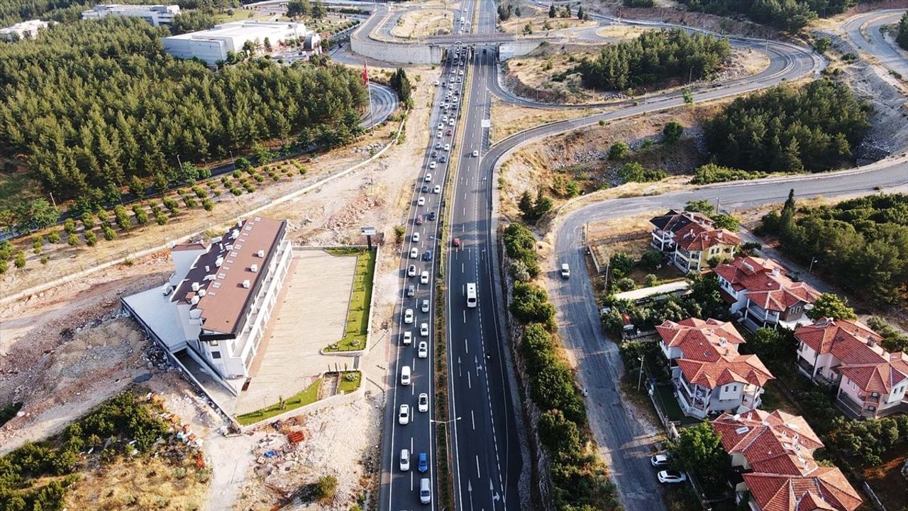 Muğla'da Tatilcilerin Dönüş Yolculuğu Başladı