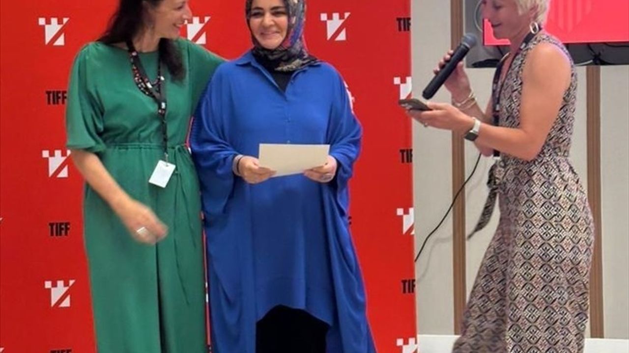Nuray Kayacan Sünbül'ün HEVA Filmi Romanya'dan Ödül Aldı