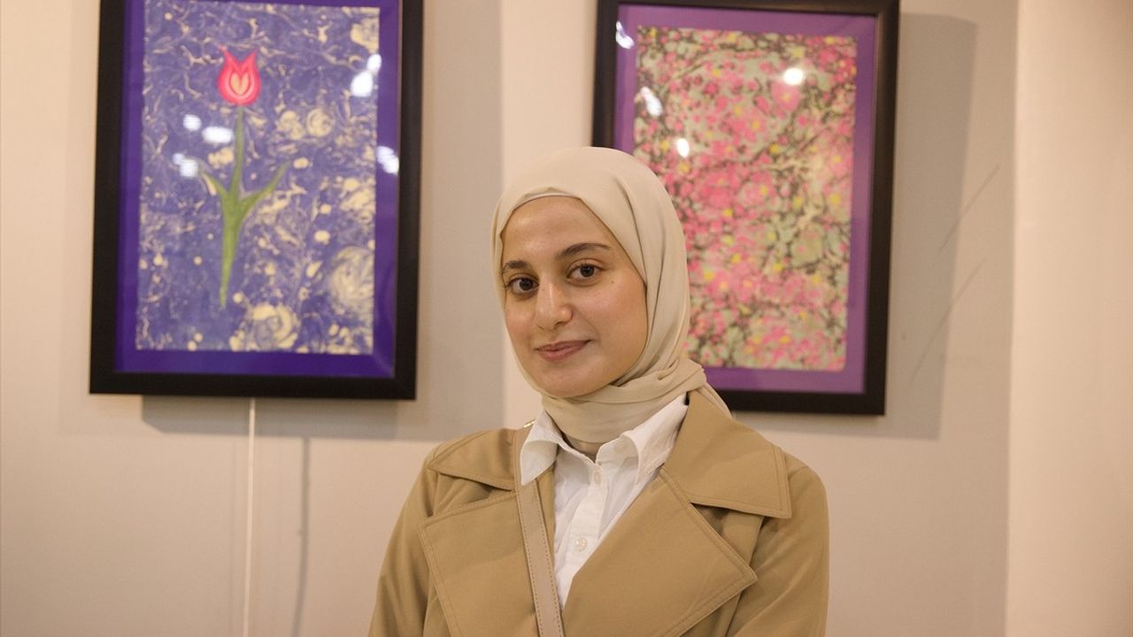 OMÜ'de Ebru Sanatıyla Yabancı Öğrencilerin Yetenekleri Sergilendi