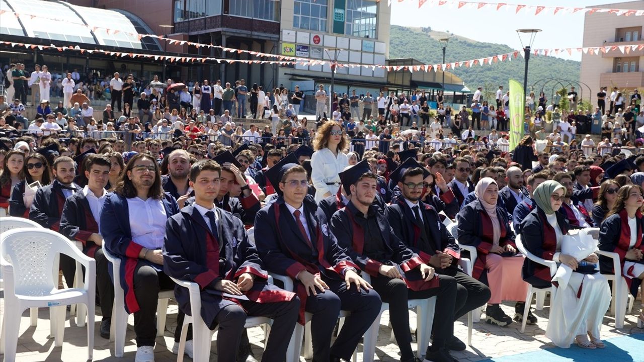 Ondokuz Mayıs Üniversitesi'nde 440 Mühendislik Öğrencisi Mezun Oldu