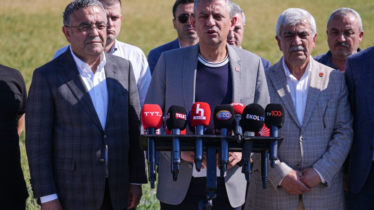 Özgür Özel'den İmamoğlu'na Cezaevi Ziyareti