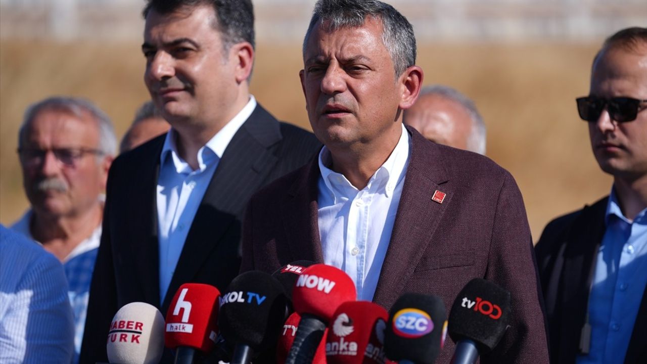 Özgür Özel'den İmamoğlu'na Ziyaret ve CHP'nin Anket Sonuçları Üzerine Yorumlar