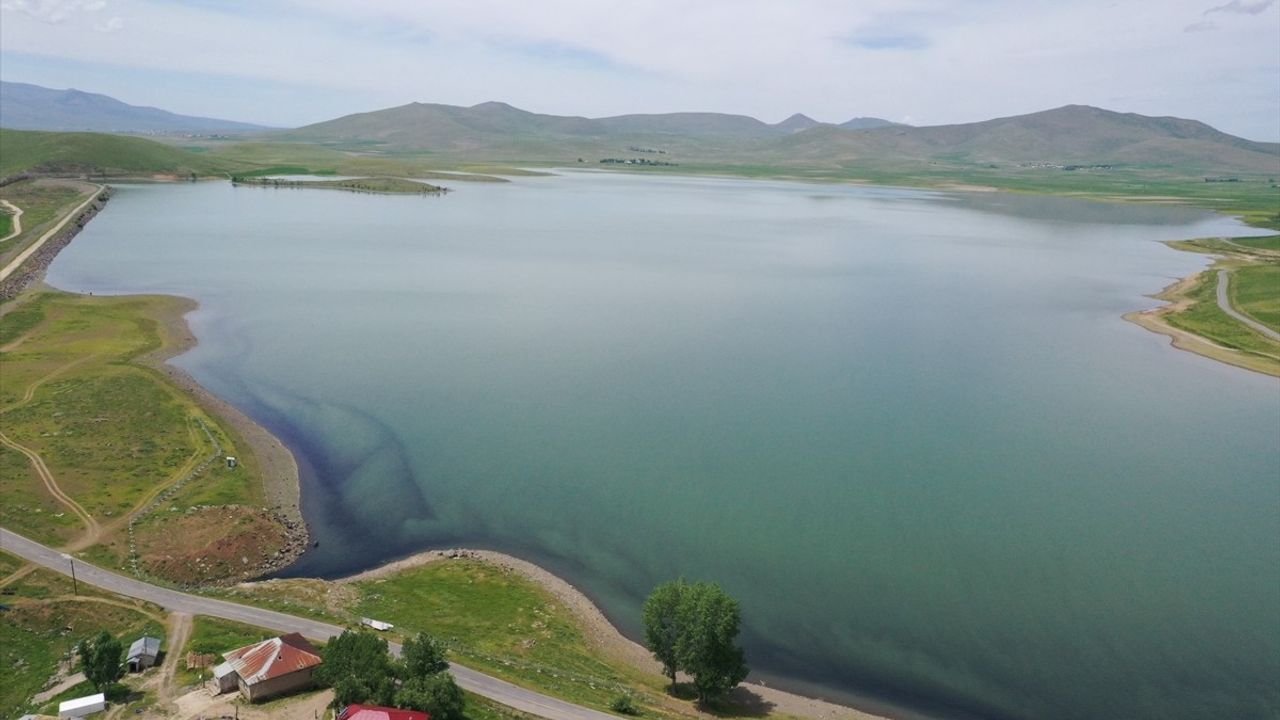 Patnos Barajı'nda Su Seviyesi Yükseliyor