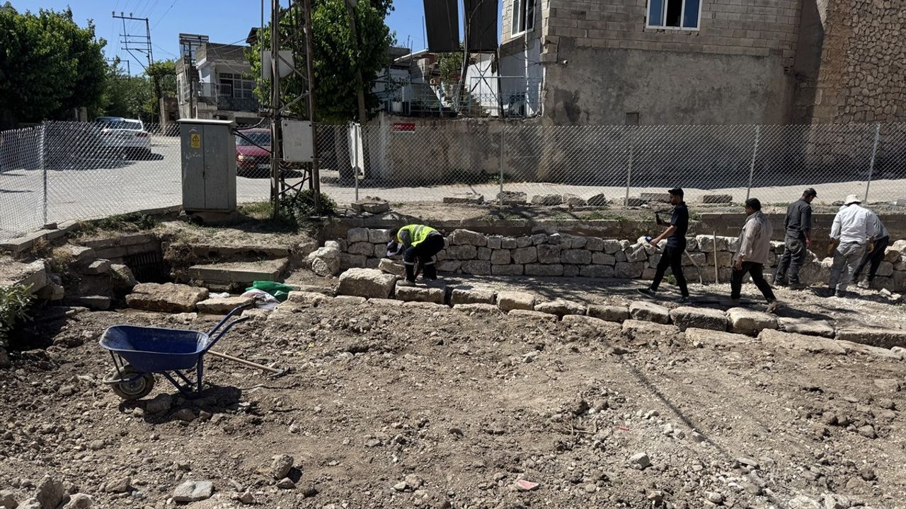 Perre Antik Kenti'ndeki Roma Çeşmesi Restore Ediliyor