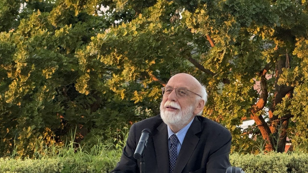 Prof. Dr. Nabi Avcı Fethi Gemuhluoğlu'nu Anma Etkinliğinde