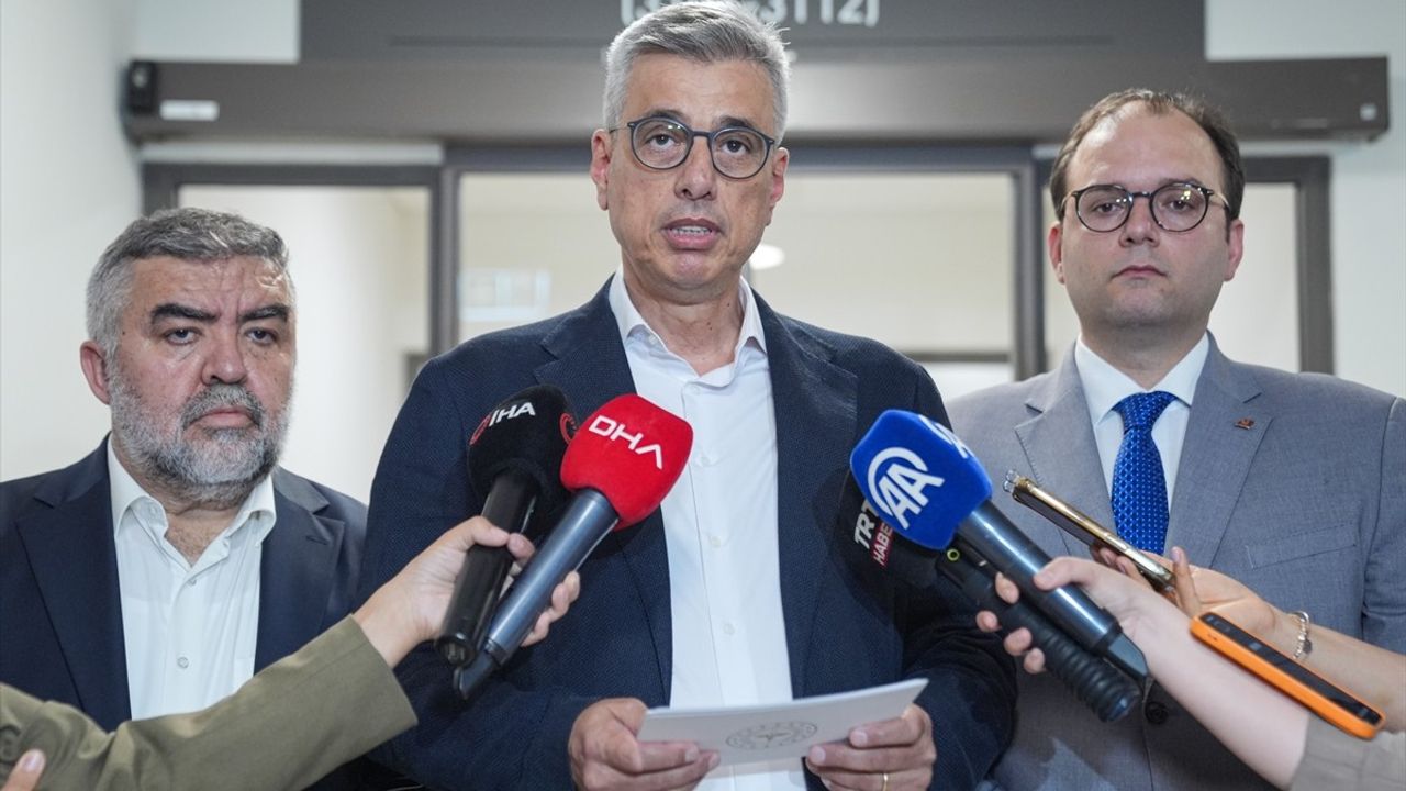Sağlık Bakanı Memişoğlu, Kuzey Makedonya Yangını Yaralılarını Ziyaret Etti