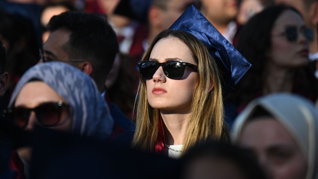 Sağlık Bilimleri Üniversitesi Gülhane Külliyesi'nde Mezuniyet Töreni Coşkusu