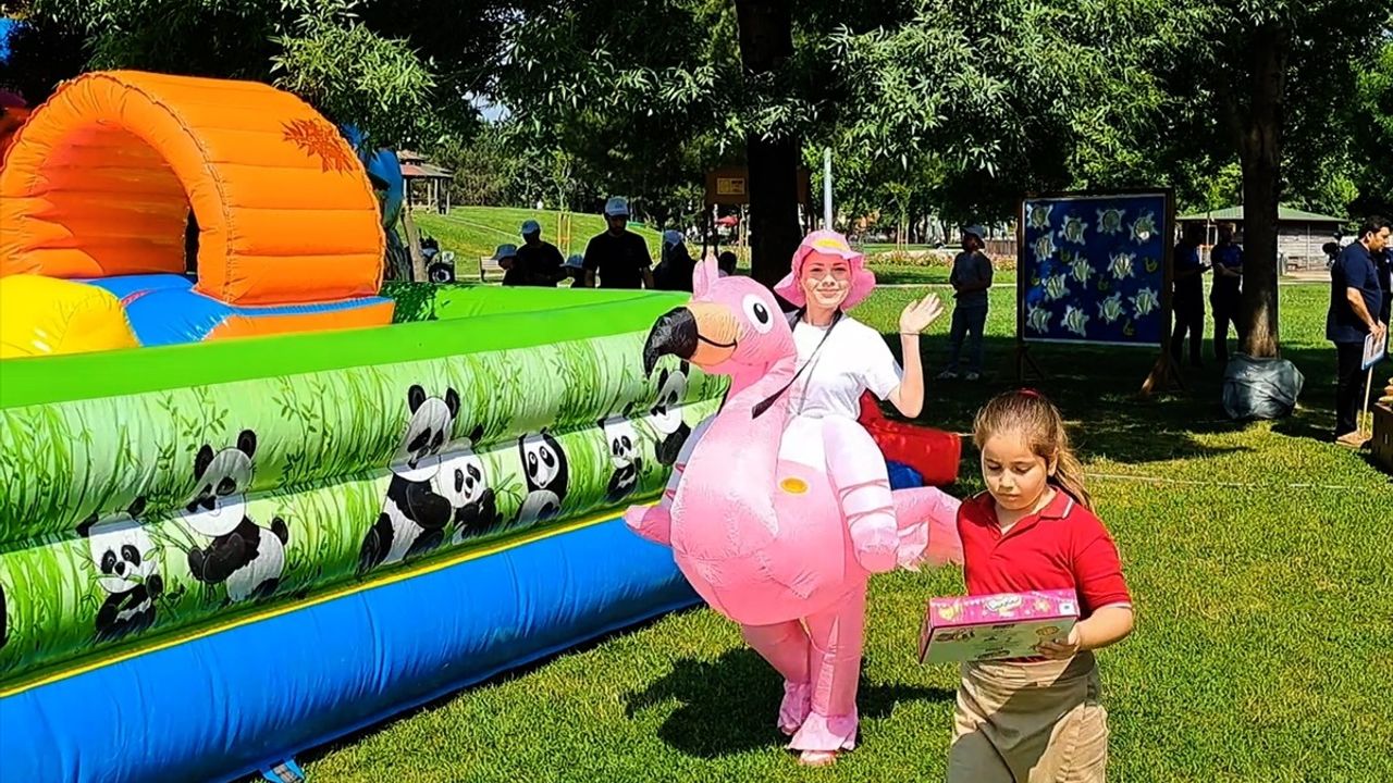 Sakarya'da Çocuklara Çevre Bilinci Aşılayan Oyuncak Dönüşüm Festivali