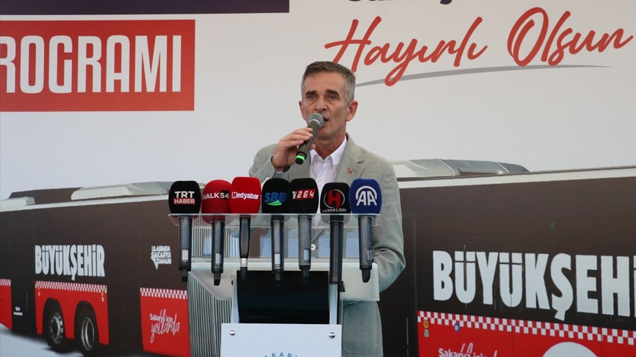 Sakarya'da İlk Metrobüs Hattında Deneme Seferi Gerçekleştirildi