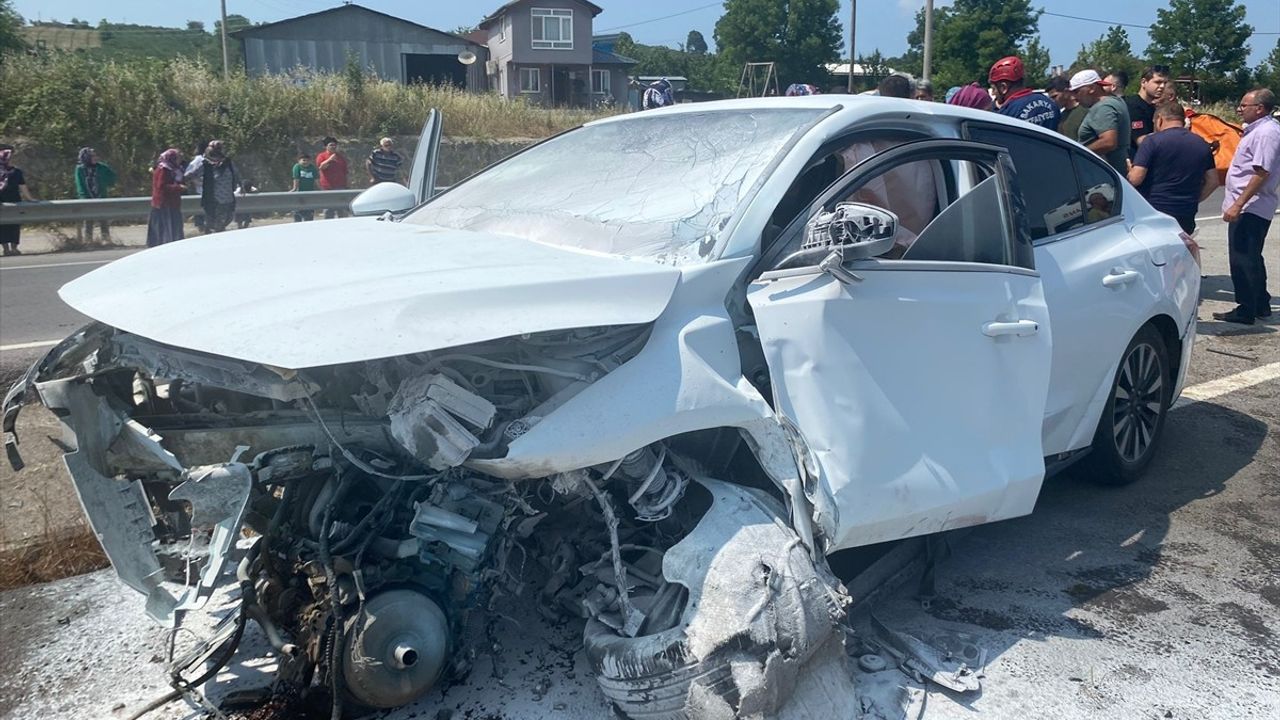 Sakarya'da Kaza Sonrası Yangın: Yaralı Çift Hastaneye Kaldırıldı