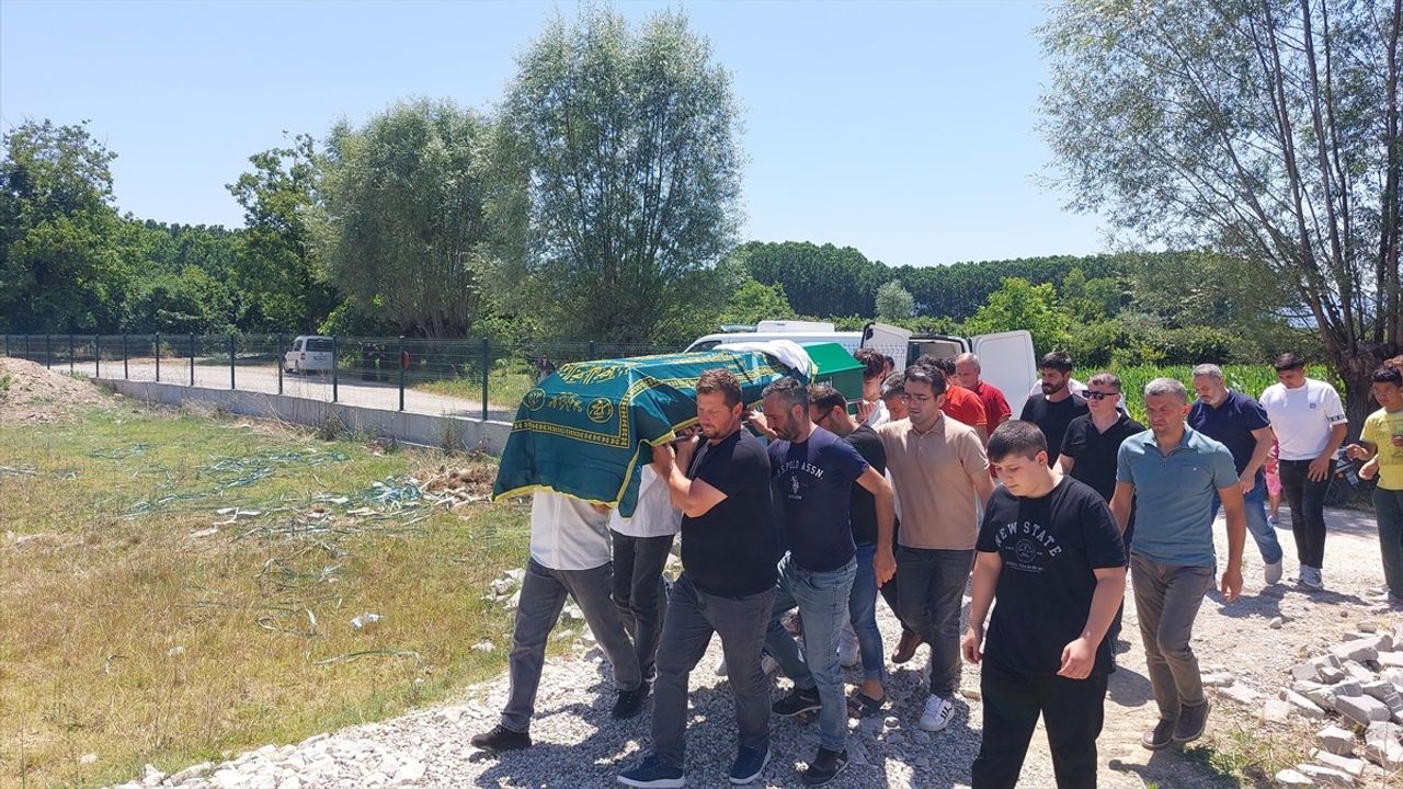 Sakarya'da Motosiklet Kazası: Genç Sürücü Hayatını Kaybetti